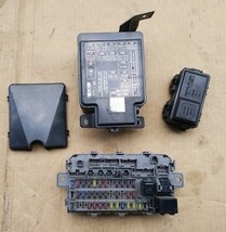 2001 CRV SE Interior Under Dash/Engine Bay Fusebox Fuse Box ABS ALL 3 97... - $146.02