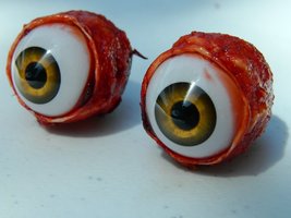 Dead Head Props Pair of Realistic Life Size Bloody Ripped Out Eyeballs P... - £19.65 GBP