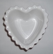 Chantal Heart Shaped Fluted Edge Ramekin Baking Dish Pink White 1 1/4 Cu... - $12.82