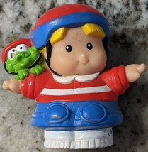 2004 Fisher Price Little People Eddie With Green Frog Elbow Pads &amp; Helmet - £1.53 GBP