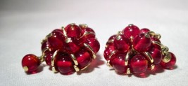 Vintage Red Glass Bead Dangle Clip Unsigned Earrings K1309 - £43.52 GBP