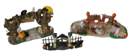 Spooky Hollow Halloween Village Ceramic Porcelain Decor Lot Of Three Nice - $32.71