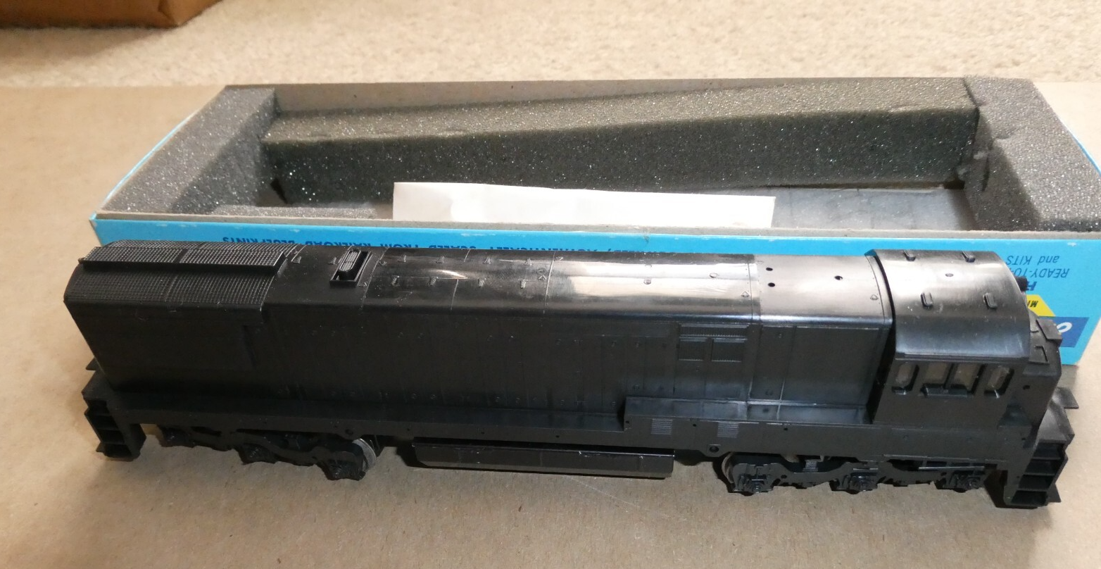 Vintage Athearn HO Scale Undecorated Black U28C Diesel Locomotive 3420 MIB - $88.11