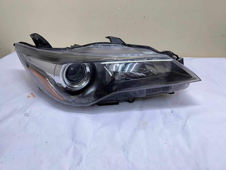 ALL TABS 2015 2016 2017 TOYOTA CAMRY HALOGEN DARK BEZEL RIGHT OEM HEADLIGHT - $50.00