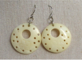 Ivory Cream Shell Circle Round Donut Drop Earrings Carved Flower Perforated - £8.72 GBP