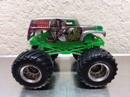 Hot wheels Monster JAM Grave Digger 1:64 scale metal base - $16.82
