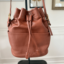 Vintage 90s Coach 1995 4151 Thompson Bucket Bag Tan Leather USA Hang Tag - $3,035.01 MXN