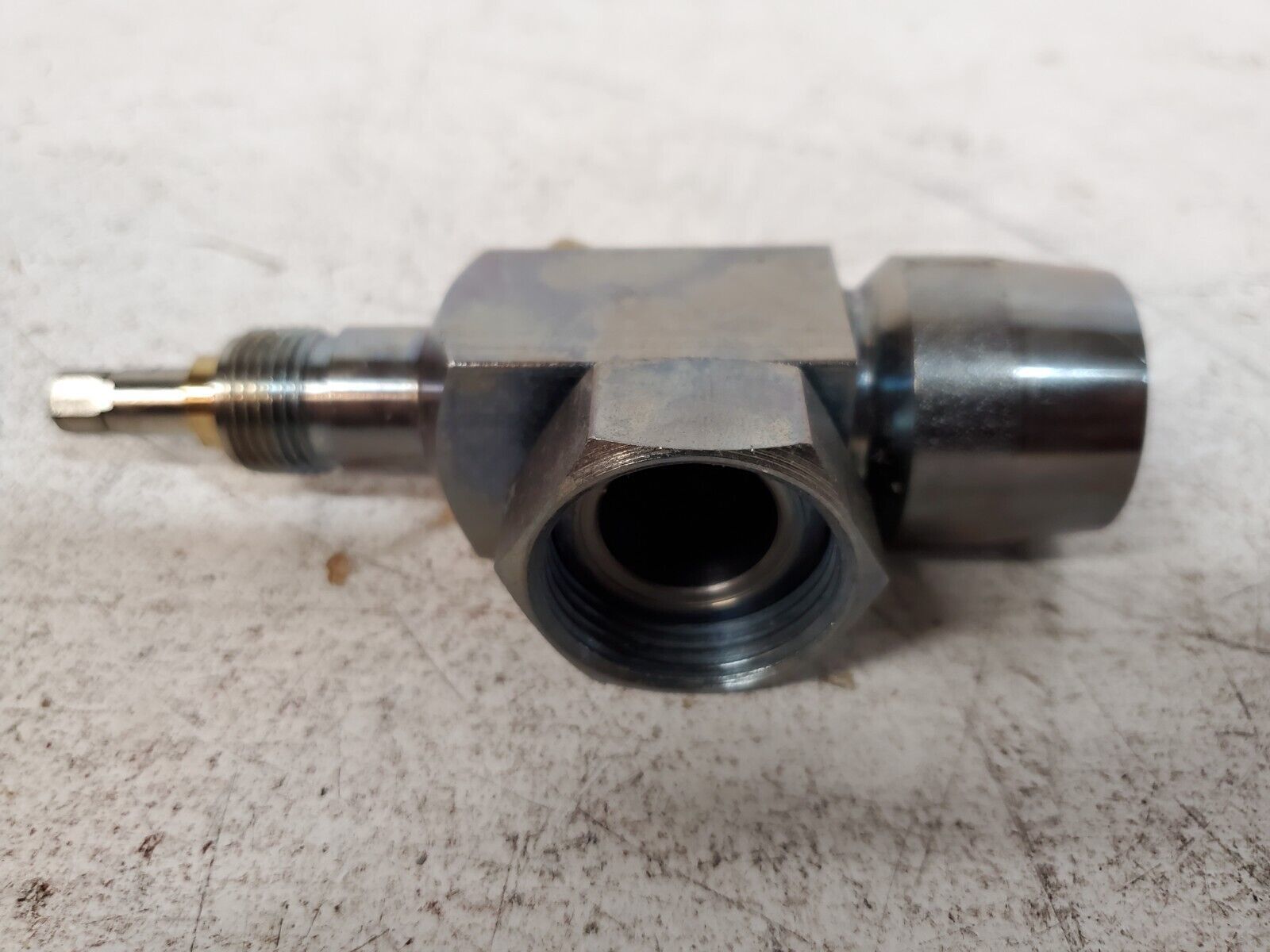 Compressor Fitting Rotolock 3/4" w/Back Seat Valve & Side Service Port