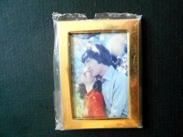 Unbranded 1-7/8&quot; x 2-1/2&quot; Gold Rectangle Picture Frame - £3.88 GBP