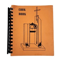 Saints Edward &amp; Isidore Catholic Church Cookbook Recipes Green Bay Wisconsin VTG - $17.82