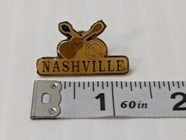 Vintage Nashville Pin Lapel Pin Hat Pin Guitar Banjo Gold Tone Made In Taiwan - £7.42 GBP