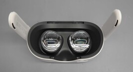 Meta Oculus Quest 3S 256GB VR Headset Only - White image 7