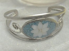 Bracelet   116 open cuff bangle mother of pearl flower thumb200