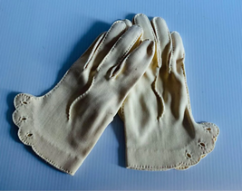 Vintage yellow Ladies Gloves - £6.95 GBP