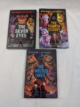 Five Nights at Freddy&#39;s Graphic Novel Trilogy Set Lot of 3 -- from box set - $184.88 MXN