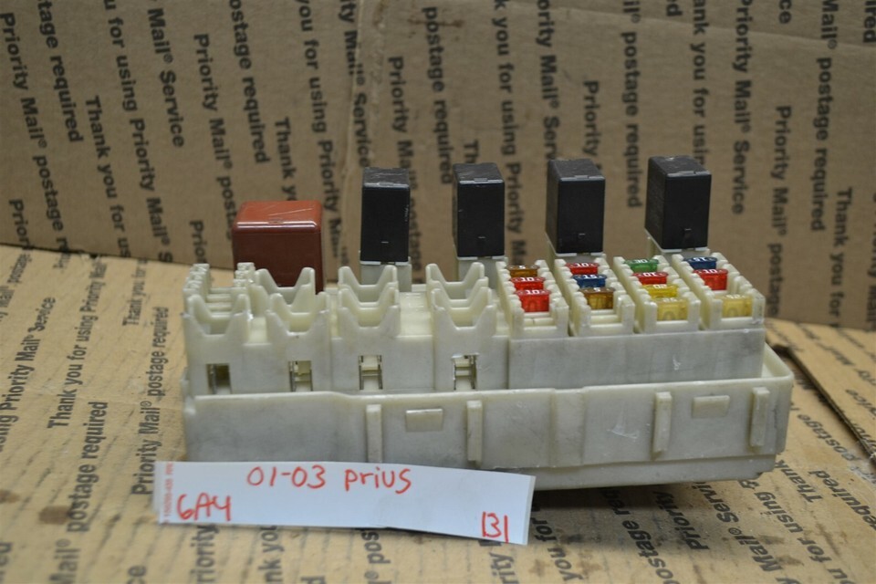 01-03 Toyota Prius Fuse Box Junction OEM Module 131-6a4 - $29.39