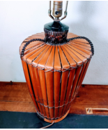 Vintage Tiki Bamboo Slat &amp; Rattan Table Lamp w/ Handles – Island Coastal... - $2,770.24 MXN
