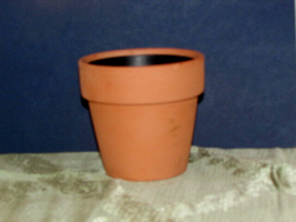 clay terra cota 4&quot; tall flower pot w/black plastic insert (outsd misc metal) - £3.16 GBP