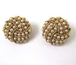 Vintage Lisner Faux Pearl Beade Cluster Clip On Earrings Round Gold Tone... - $11.87