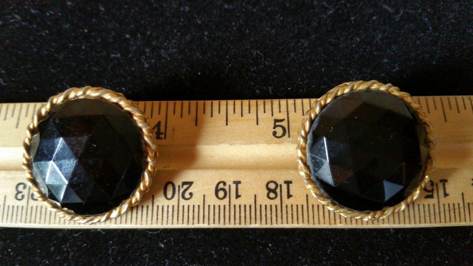 Unbranded Vintage Mid Century Gold Tone Faux Black Onyx Button Clip On Earrings Item image 6