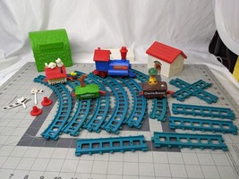 Aviva Snoopy Train Set Vintage Has Damage READ - $24.95