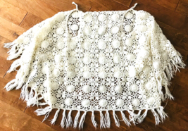 Vintage Lily of California White Crocheted Shawl Acrylic Yarn w/ Armholes Fringe - £19.32 GBP