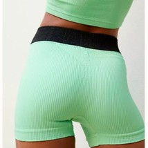 Free People Green Ribbed Pranja Active Yoga Shorts Size M-L - £27.44 GBP