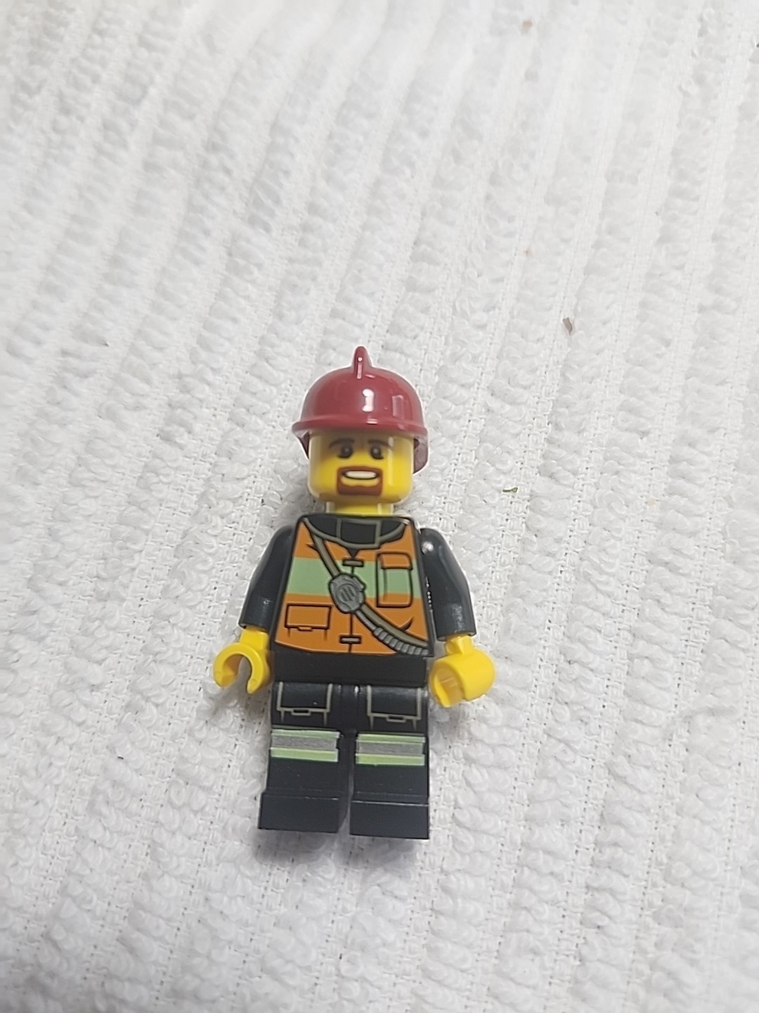 Lego Minifigure City Firefighter Cty0342 - $4.95