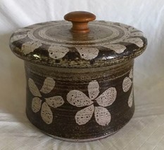 Stoneware Crock w/ Lid &amp; Wood Knob Jar Cannister Art Pottery Brown Flower Signed - £31.96 GBP