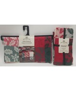 Bee &amp; Willow Holly  Jacquard Table Runner And Napkin Set - $492.17 MXN