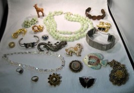 Vintage Costume Jewelry Some Signed - Lot of 21- K977 - £59.35 GBP