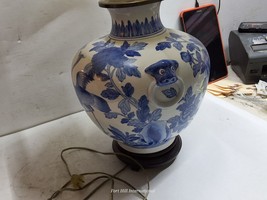 Vintage Chinese Ginger jar lamp blue and white porcelain 27&quot; tall with shade - £118.54 GBP