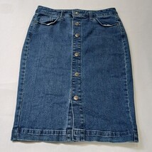 Universal Thread Women Blue Denim Skirt Size 2/26 Full Button 5 Pockets Waist 29 image 11