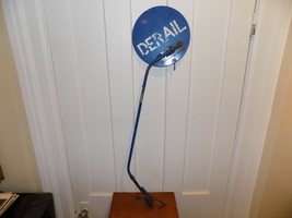Vintage Derail Double Sided Railroad Arm Metal Sign - $4,667.30 MXN