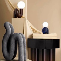 Contemporary Curvy Nightstand Lamp - Playful Artistic Desk Light - €177,04 EUR