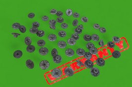 mercedes under floor liner cover hardware PLASTIC 10mm nut lot set genuine - $643.13 MXN