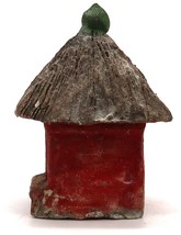 Vtg Pottery Ceramic Miniature Red Hut House w/ Straw Thatched Roof Scenery - $192.75 MXN