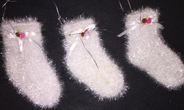 Set 3 glittery soft grassy Christmas STOCKING ORNAMENTS White ribbon w flowers - £1.35 GBP