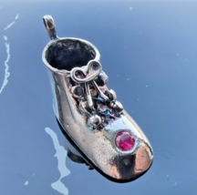 VINTAGE 925 STERLING SILVER MAN MADE PINK RUBY SHOE CHARM PENDANT - €33,37 EUR