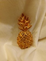 Vintage Gold Tone Textured Tropical Pineapple Brooch/ Pin 2&quot; Tall - £7.79 GBP