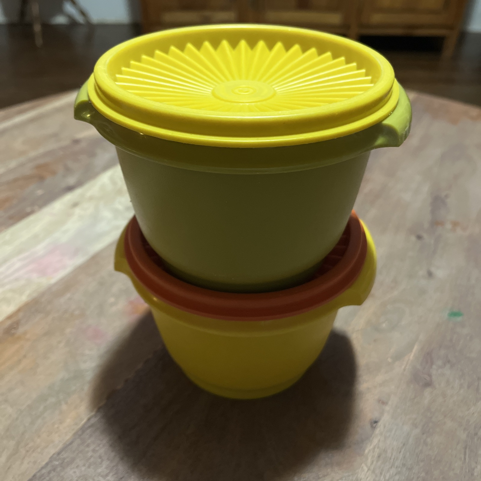 2 Tupperware Storage Bowls with Lids 886-6 - $9.50