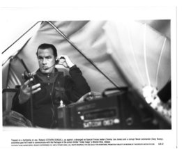 2 1992 Under Siege Steven Seagal Press Photos Movie Stills - $5.99