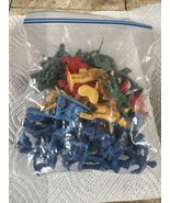 World War 2 Plastic Soldiers  Liberty Imports Different Colors 50+ Soldiers - £14.81 GBP