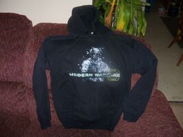 Black Modern Warfare 3 Sweatshirt Size Small Men's EUC - $21.36