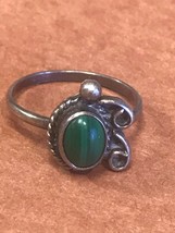 Vintage Old Pawn Thin Silver Band w Oval Malachite Green Stone Ring Size 4.25 – - £11.01 GBP