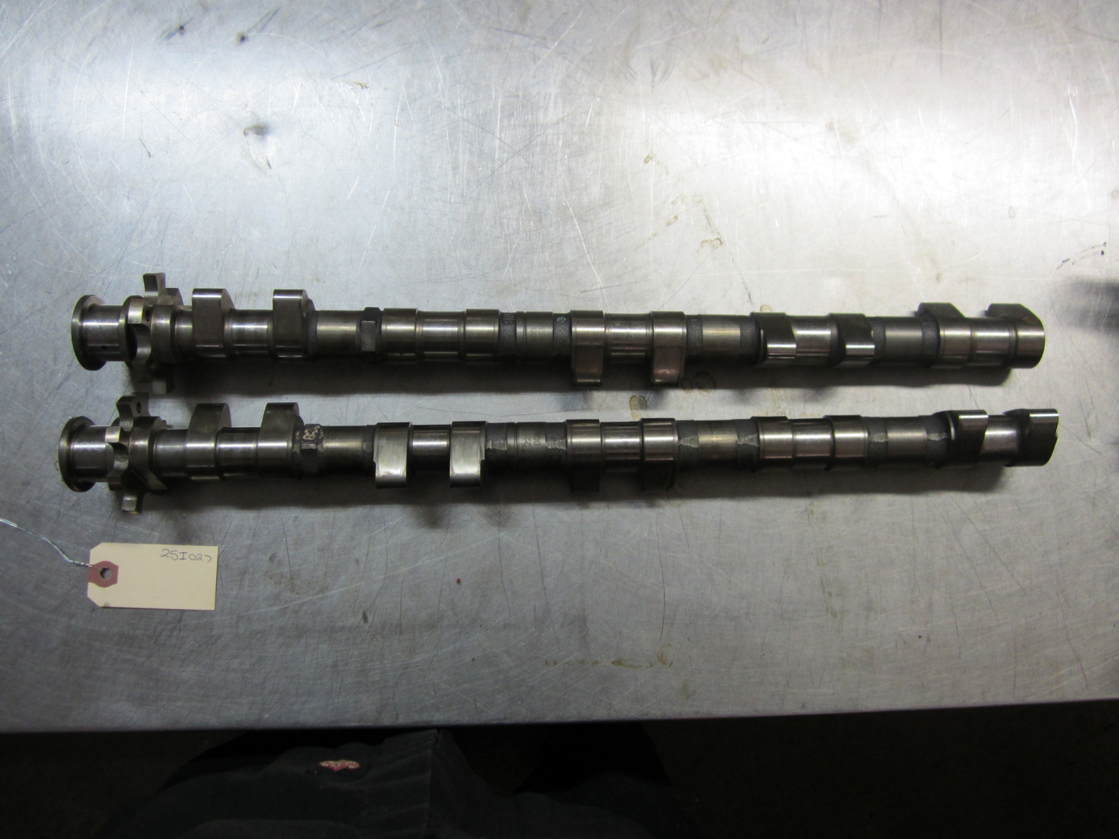 Right Camshafts Pair Set From 2006 BMW M5  5.0 220805 - £209.61 GBP