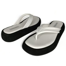 NWT Gianni Bini Size 9.5 White &amp; Black Leather Thong Platform Sandals - £31.44 GBP
