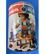 Vintage early 1970s Playskool #645 Colored Wood Building Blocks  - $1,225.19 MXN