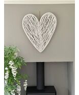 Large White Wicker Heart- 86cm - $1,780.64 MXN
