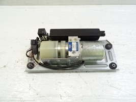 04 Mercedes R230 SL500 pump motor, for convertible hard top, 2308000030 - $11,041.84 MXN